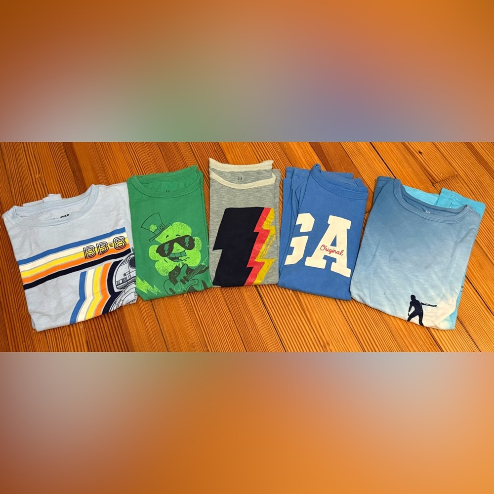 5 GAP boys size L graphic tees